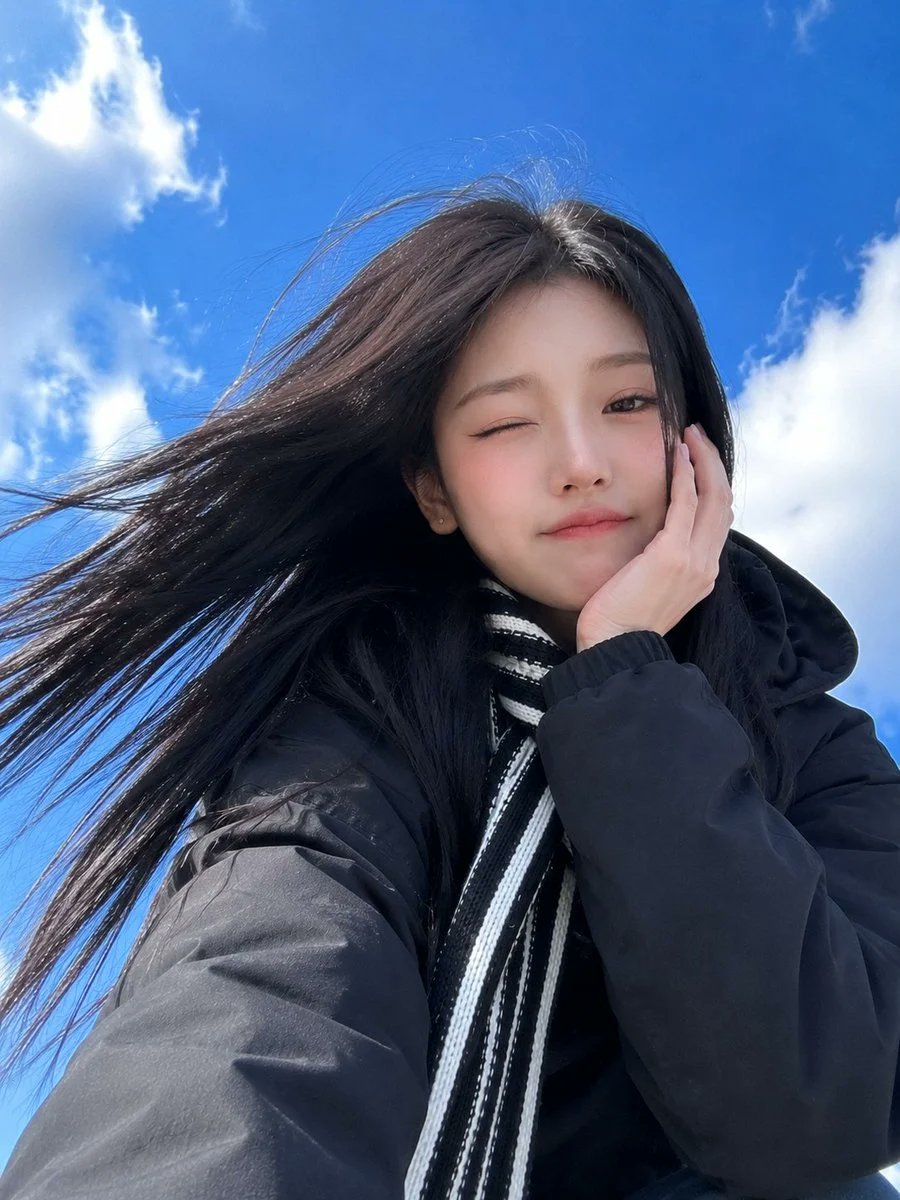女性写实户外可爱