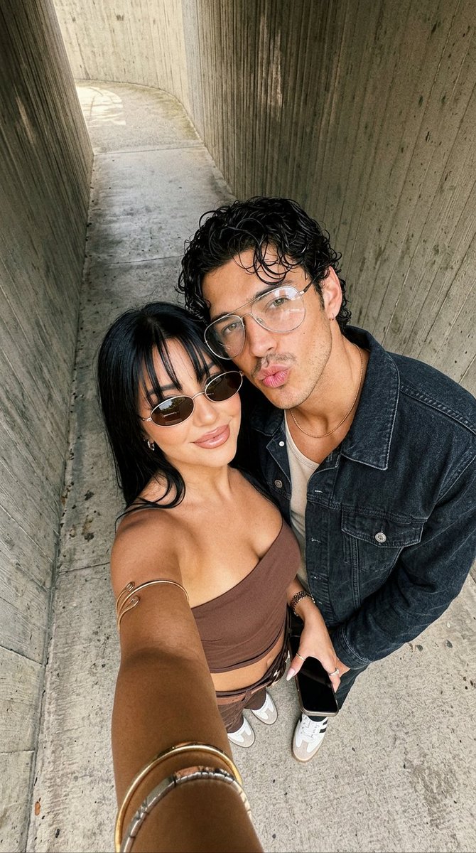 Urban Street Fashion Couple Selfie