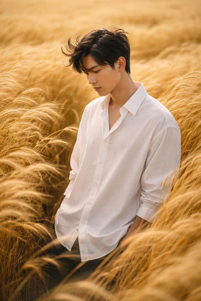 Vogue-Level Editorial Portrait in a Wheat Field