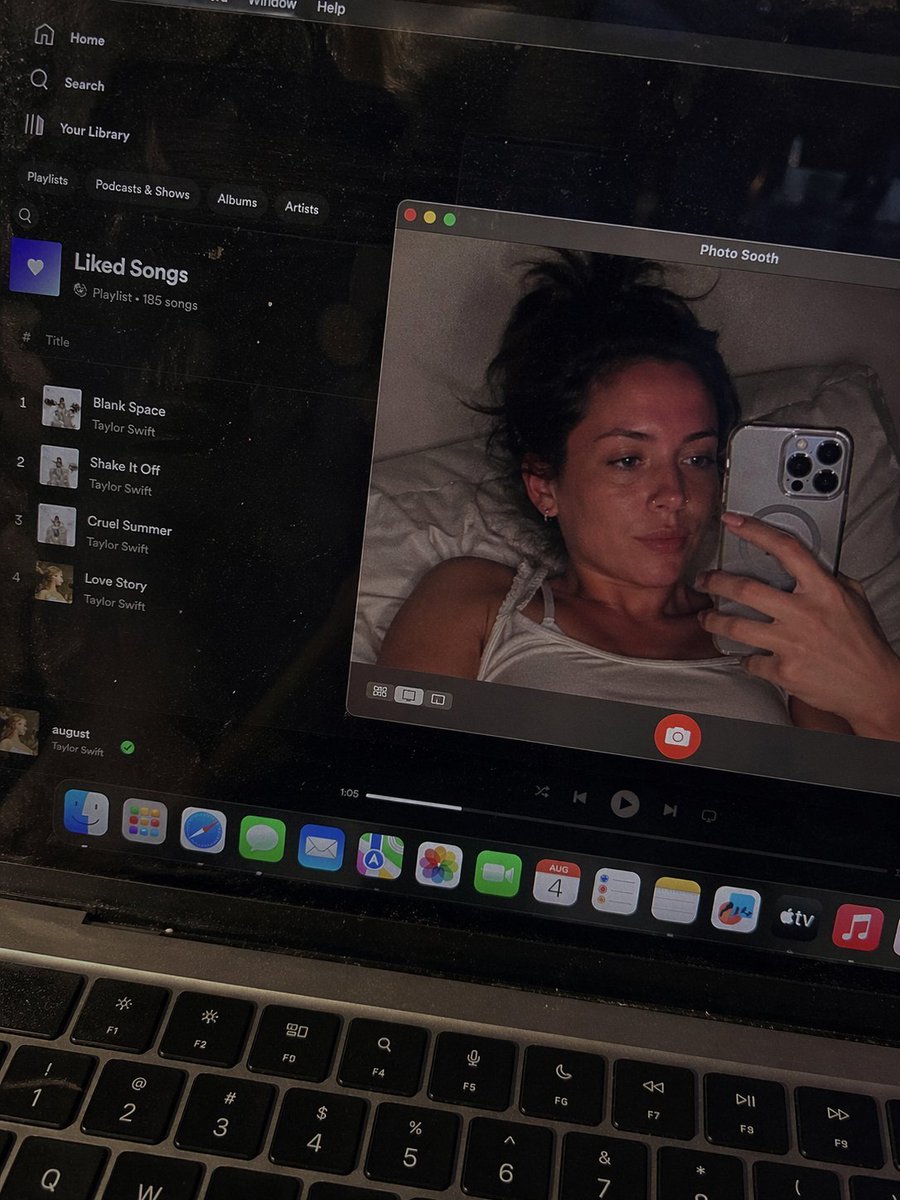 Realistic MacBook Screen POV