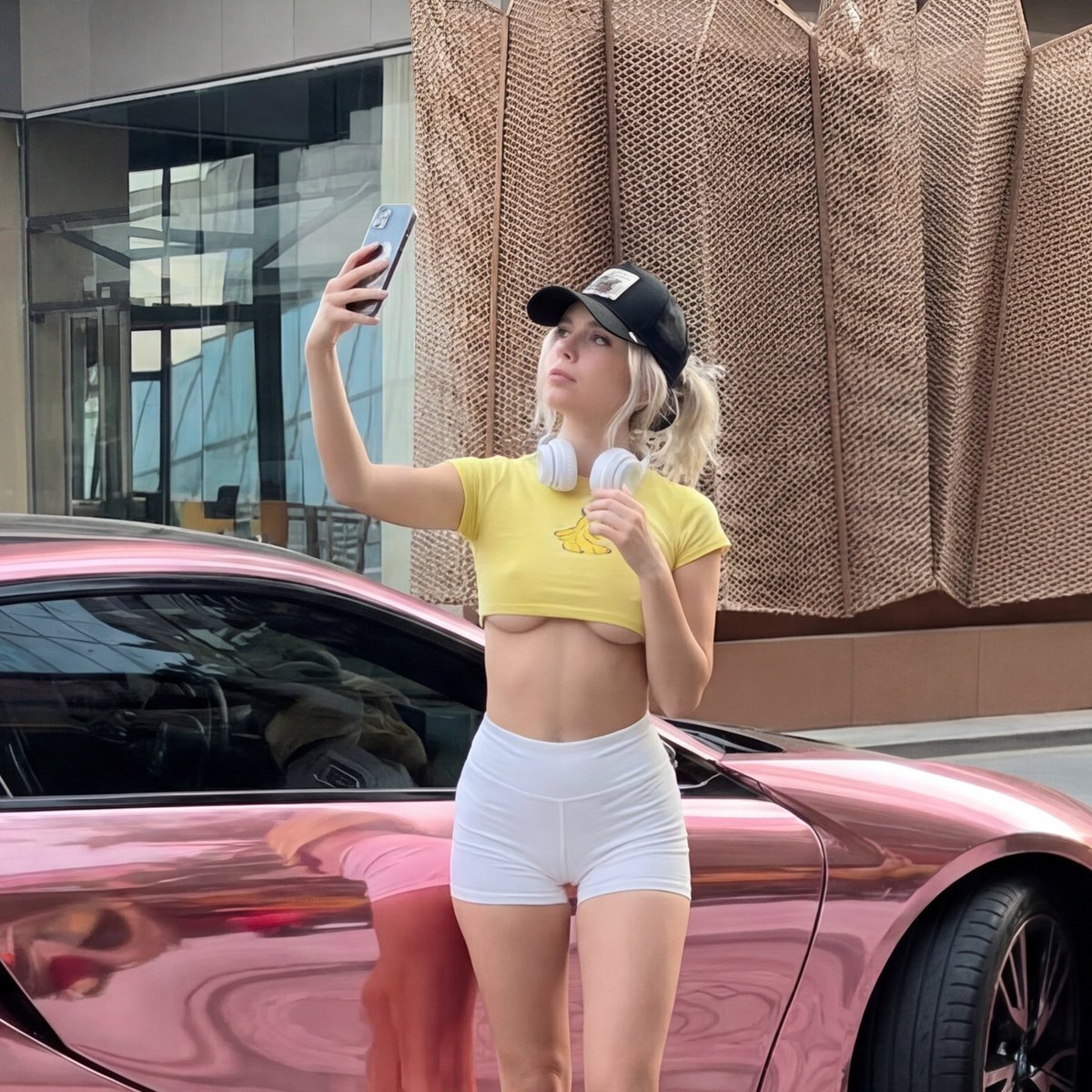 Viral Chrome Pink BMW Selfie Prompt (JSON format)