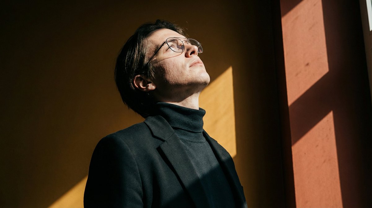 Ultra-Realistic Portrait with Hard Lighting Prompt