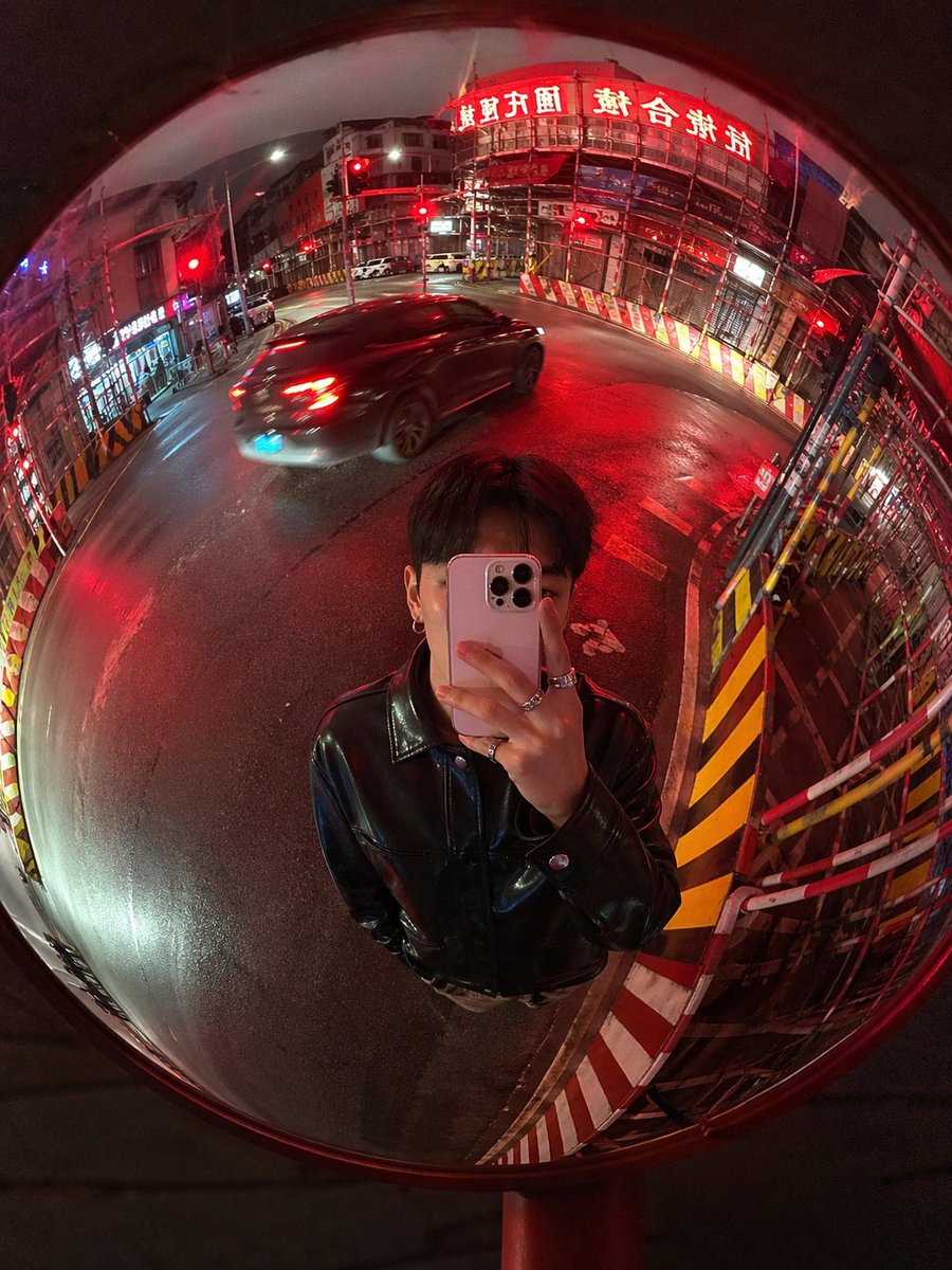 建筑写实电影感街头夜景